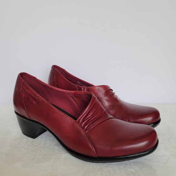 CLARKS Wyld Foxtro Slip-On Leather Shoes- Wine color- Women's Size 9M - Picture 3 of 15